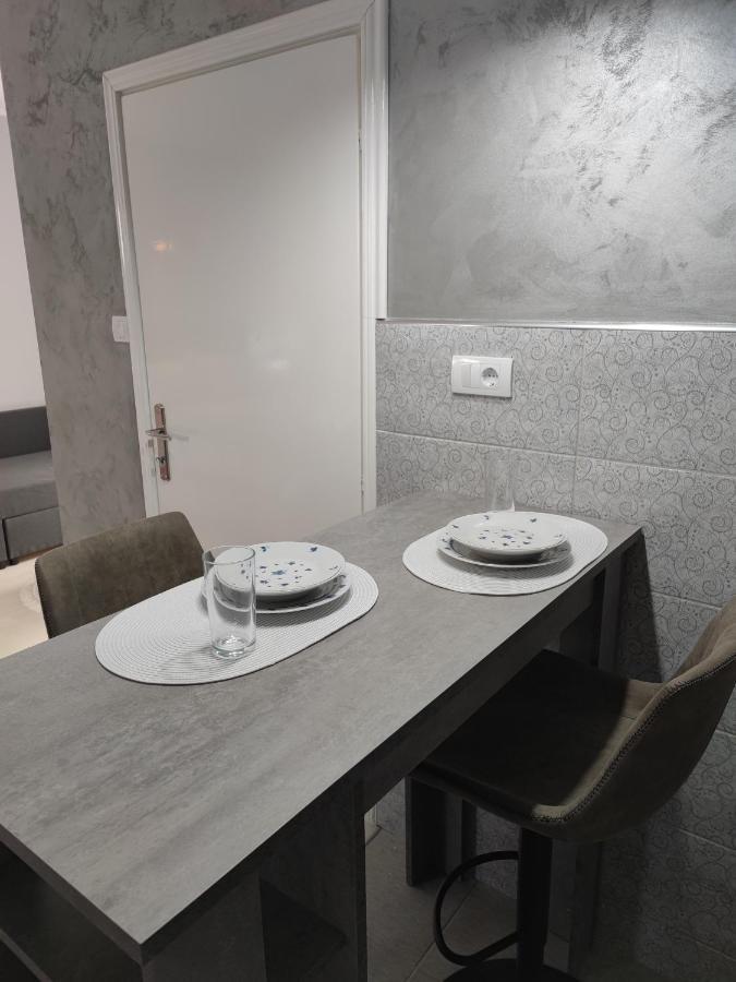 Flora Apartment Surčin Extérieur photo
