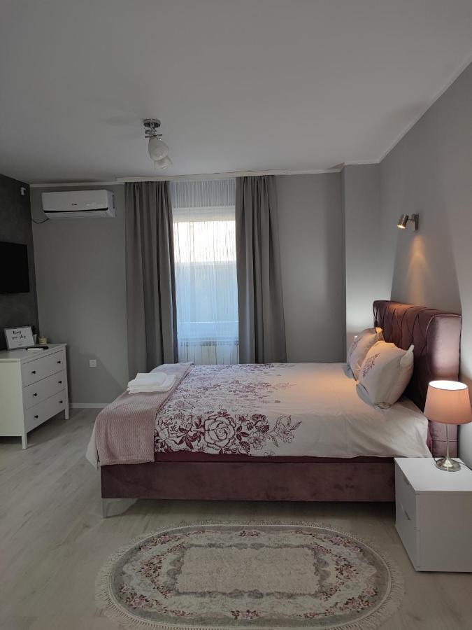 Flora Apartment Surčin Extérieur photo
